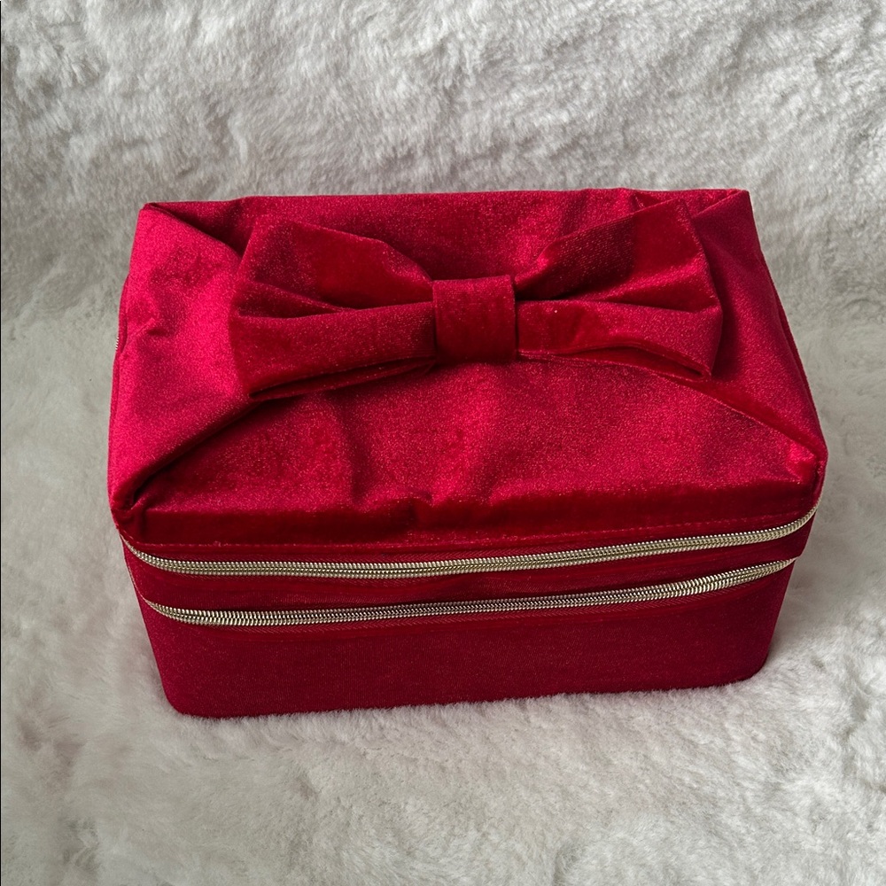Estee Lauder Crimson Beauty Case